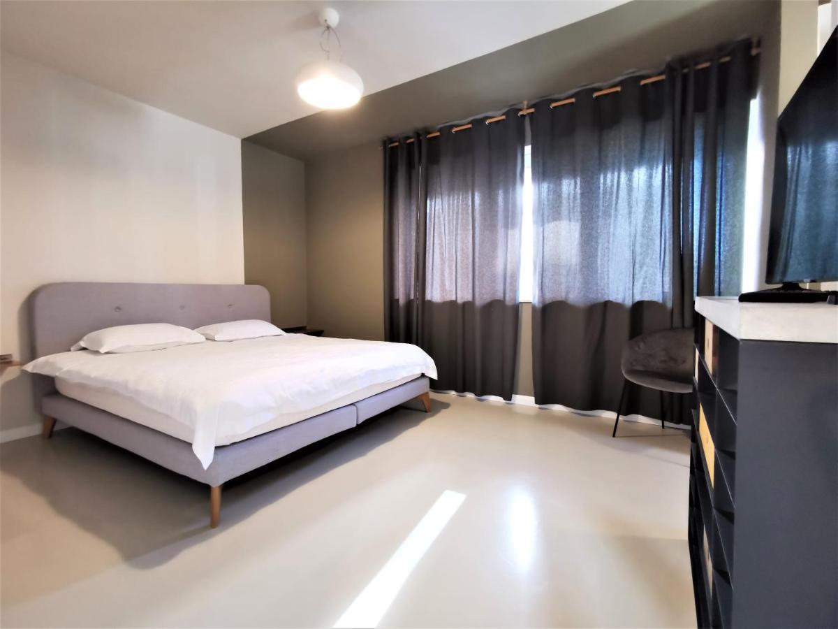 Grey Apartments คลูจ-นาโปกา ภายนอก รูปภาพ