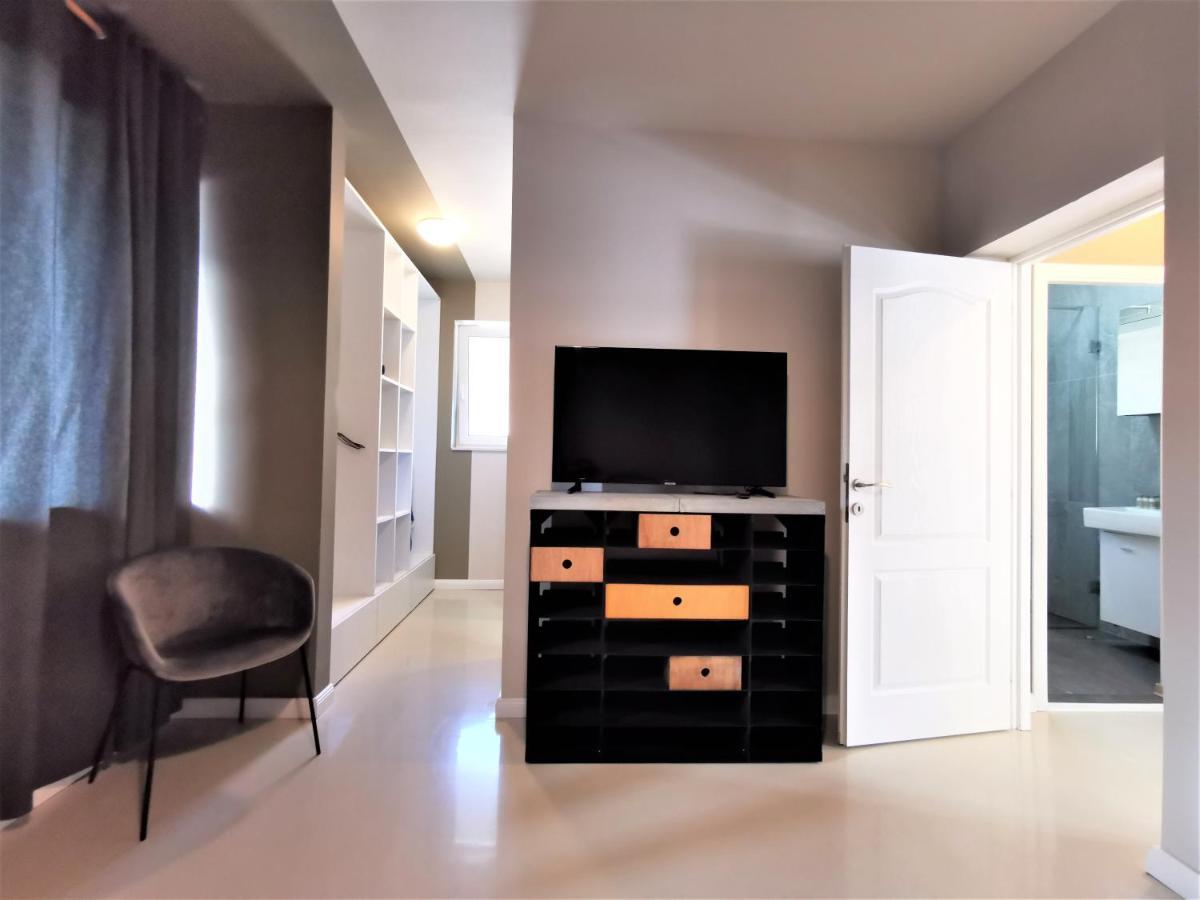 Grey Apartments คลูจ-นาโปกา ภายนอก รูปภาพ