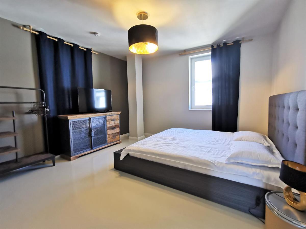 Grey Apartments คลูจ-นาโปกา ภายนอก รูปภาพ